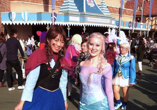 Great Anna Elsa Frozen cosplay costumes Halloween Tokyo Disneyland