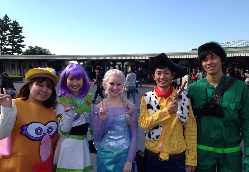 Frozen Elsa costume with Toy Story cosplay Halloween Tokyo Disneyland 