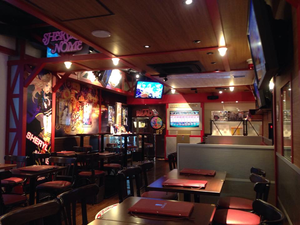 Characro Cafe Feat. Macross Frontier interior anime