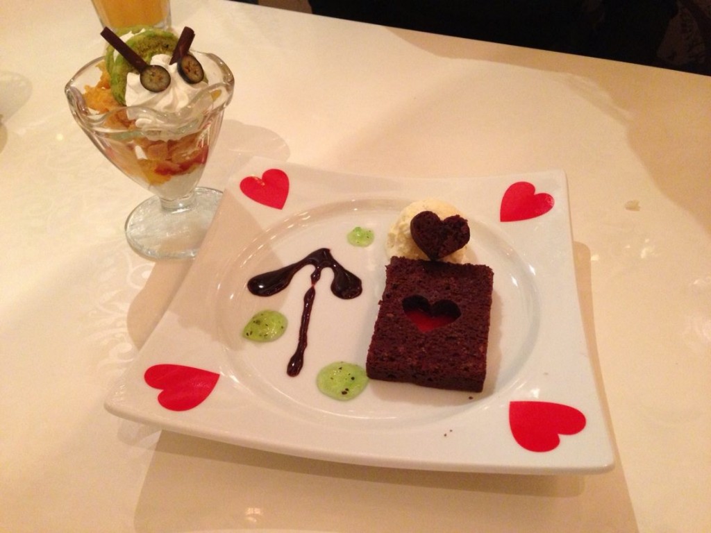 Dessert at Alice in Wonderland restaurant Tokyo