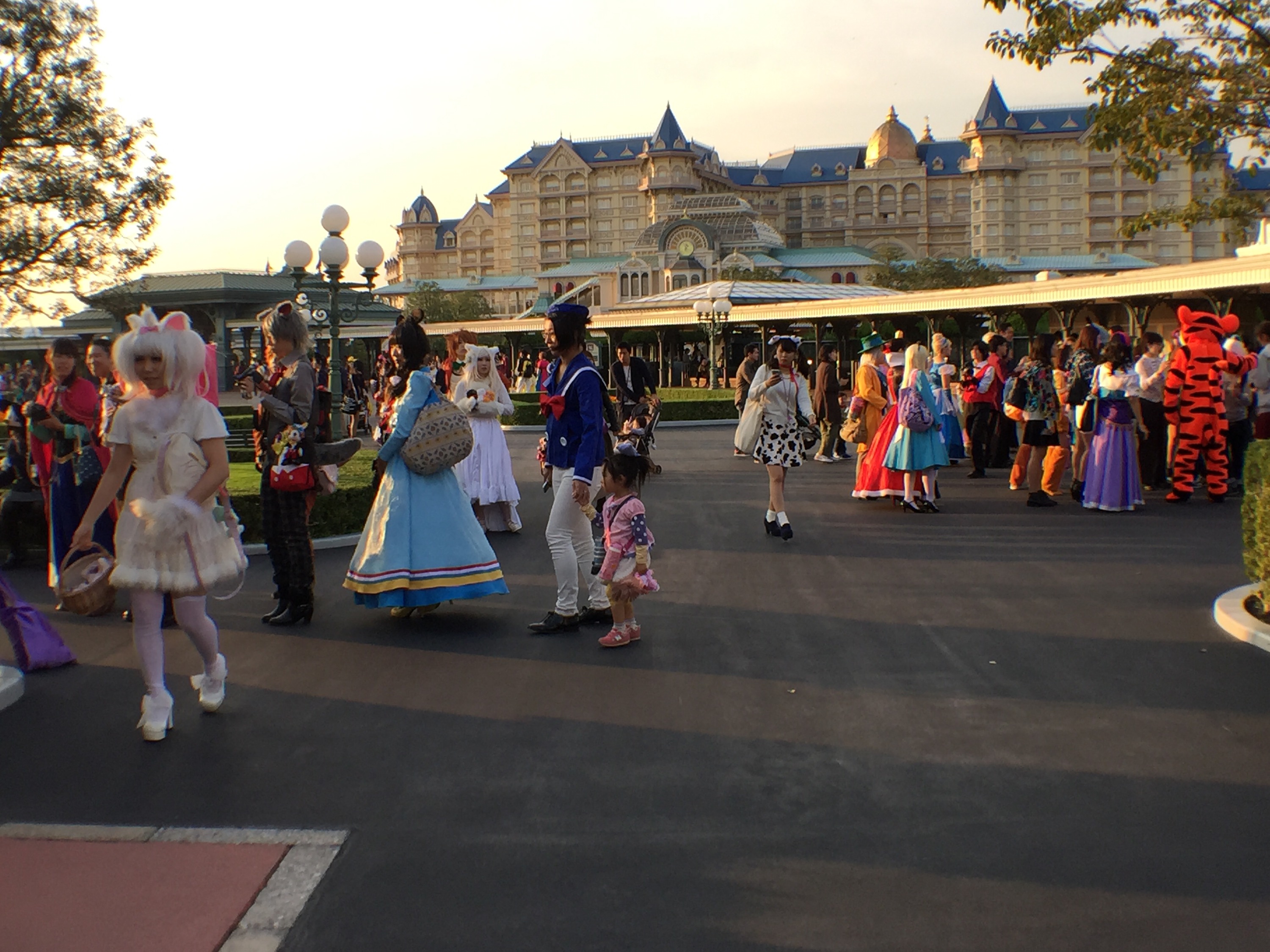 Halloween costumes Tokyo Disneyland 2015