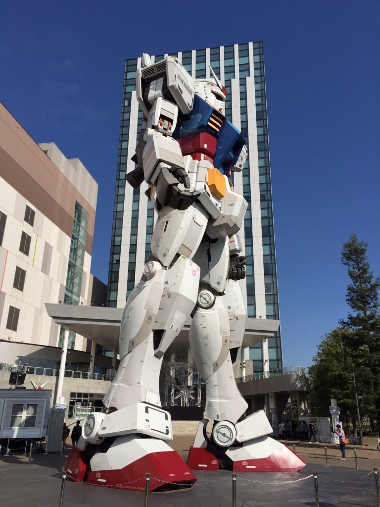 Gundam statue Tokyo