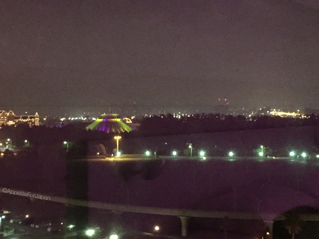 Hilton Tokyo Bay King Celebrio Park view at night
