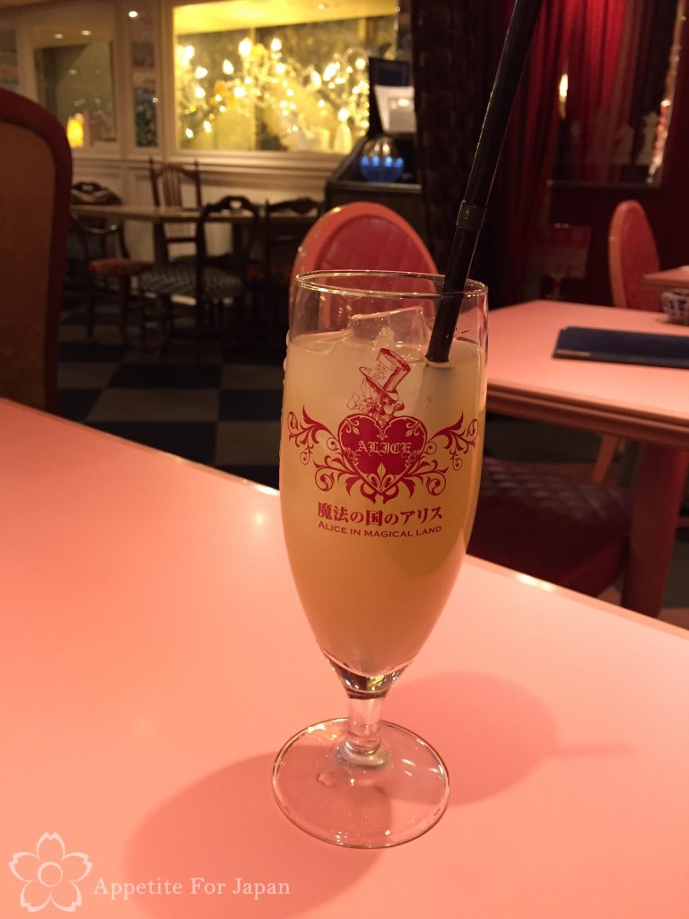 Alice In A Magical Land Theme Restaurant Shinjuku