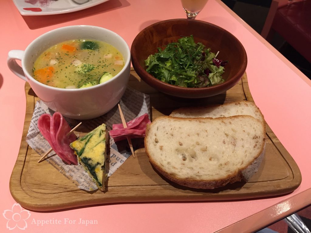 Alice In A Magical Land Theme Restaurant Shinjuku